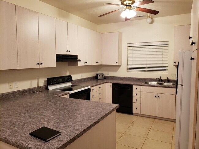 Building Photo - 288 W Diagonal #B  studio/1 Bath