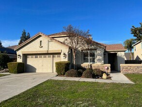Building Photo - Well-appointed single-story home located walking distance to Manteca's Woodward Park!