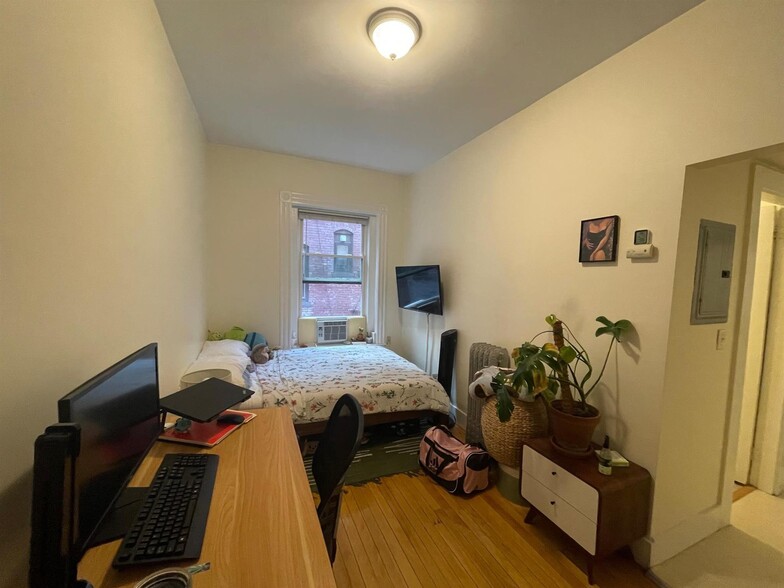 Primary Photo - 60 Vinal Ave
