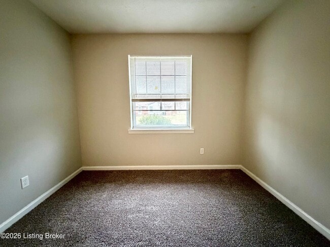 Building Photo - 313 Hawthorne Dr