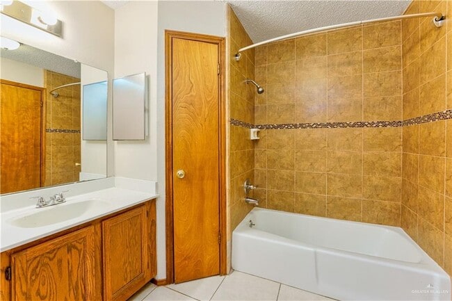 Building Photo - 13 Verdin Ave