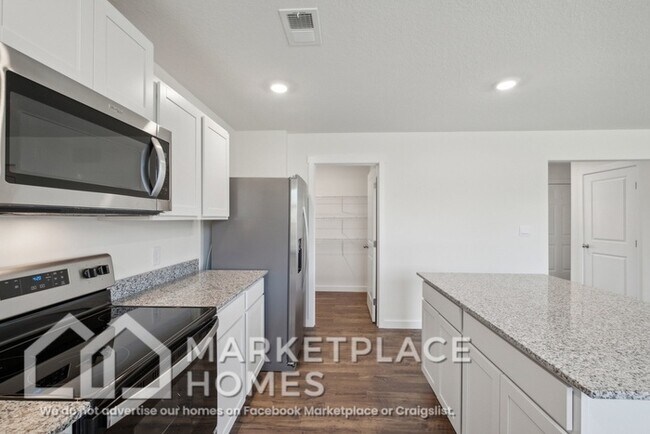 Building Photo - 4033 NE Billie Ln