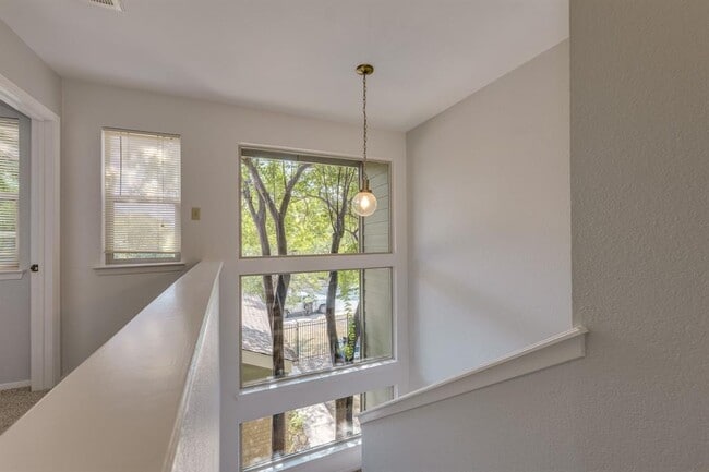 Building Photo - 8318 Greenslope Dr