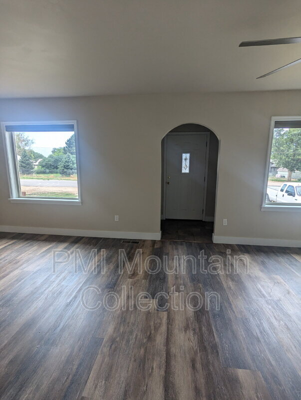 Building Photo - 249 S 400 E