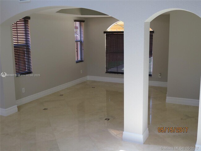 Building Photo - 15622 SW 31st Ln