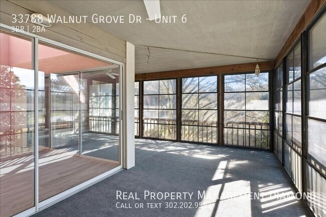 Building Photo - 33788 Walnut Grove Dr