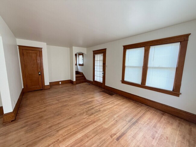 Building Photo - 614 Orange St