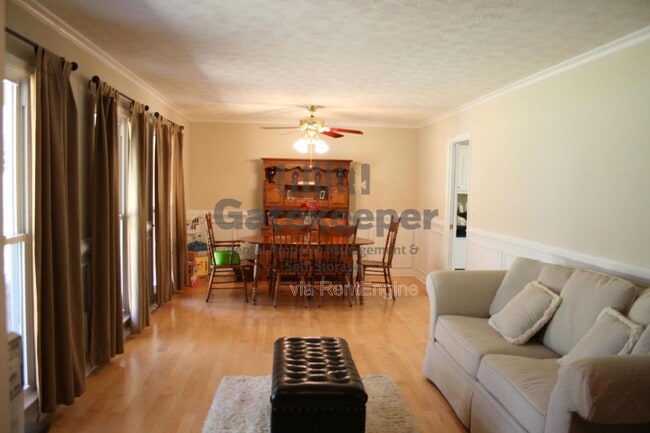 Building Photo - 105 Timberlane Trail