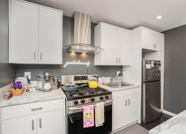 Building Photo - Single-Story 3BR Home with Permitted ADU, Private Yard & Cul-De-Sac Location – Van Nuys