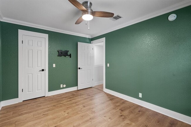 Building Photo - 1203 Thackeray Ln