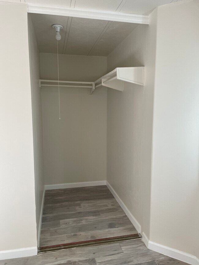 Building Photo - 9037 E Rancho Vista Dr