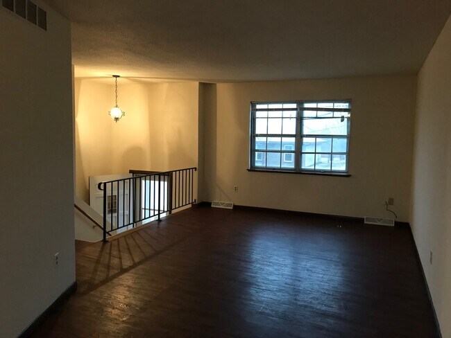 Building Photo - 1484-86 Sonora Dr.