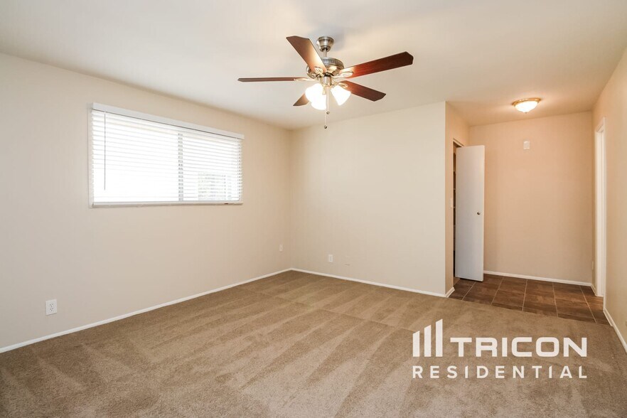 Building Photo - 634 N Cliff Cir