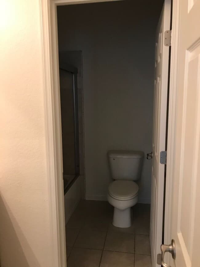 Building Photo - 3 Bedroom Home Close to Gym and Shopping-$1,000 OFF First Month's Rent