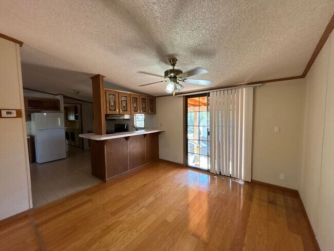 Building Photo - READY TO VIEW NOW! Adorable 3 Bed 2 Bath Home in New River NO HOA