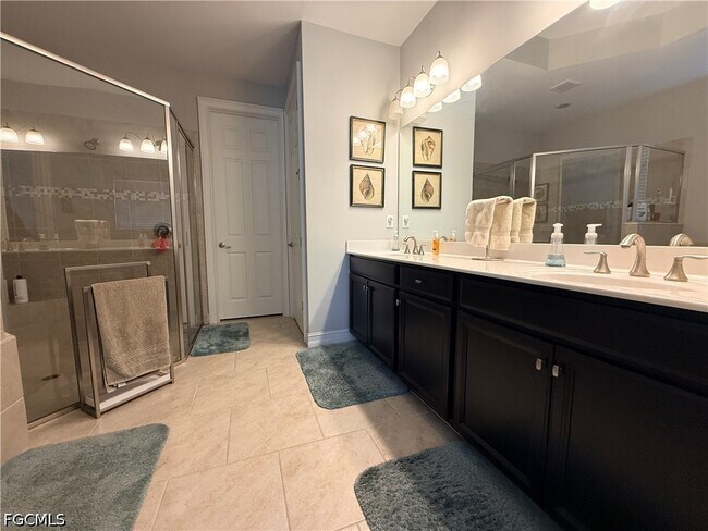 Building Photo - 3920 King Edwards St