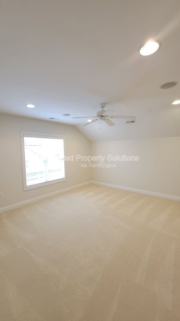 Building Photo - 5013 Gorham Ave