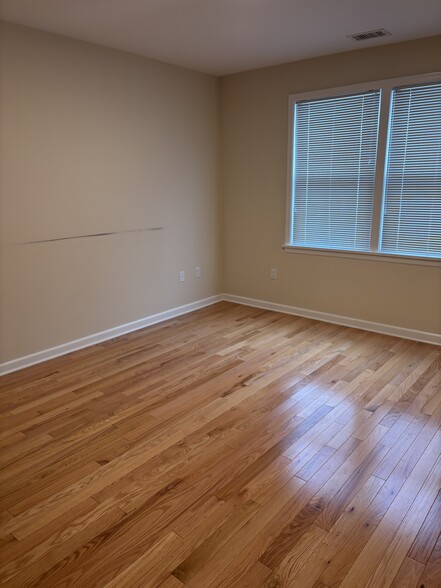 Building Photo - 398 Franklin Ave