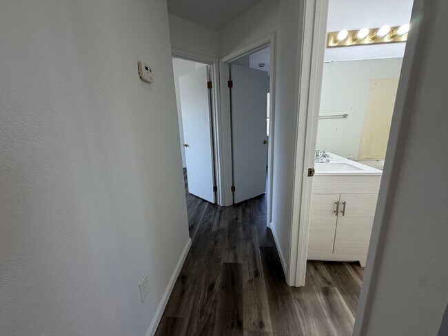 Building Photo - 8162 Morgan Hill Way