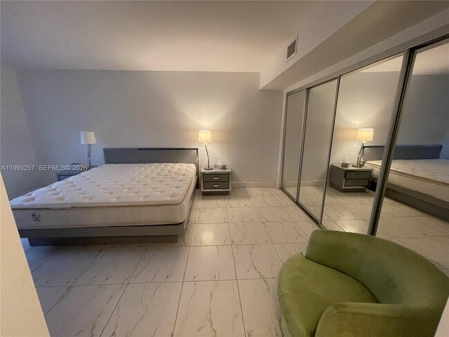 Building Photo - 2301 S Ocean Dr