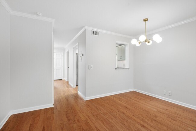 Building Photo - 2116 Hobbs Rd