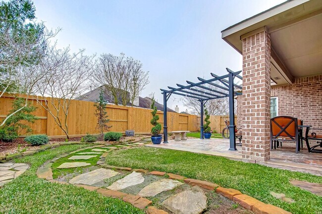 Building Photo - 20754 Kenswick Park Dr
