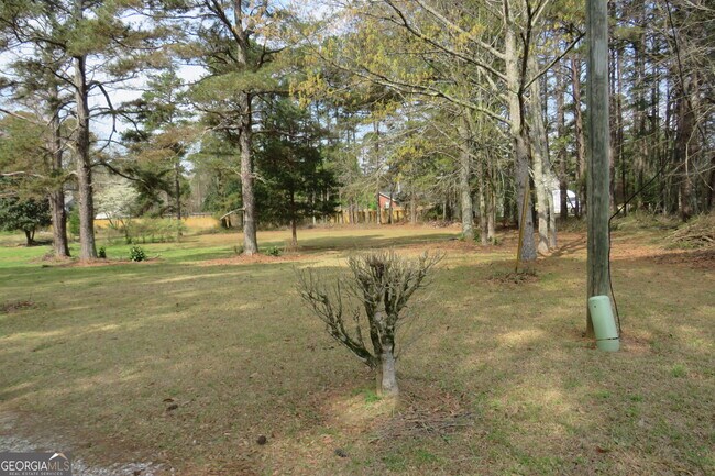 Building Photo - 1105 Hampton Rd