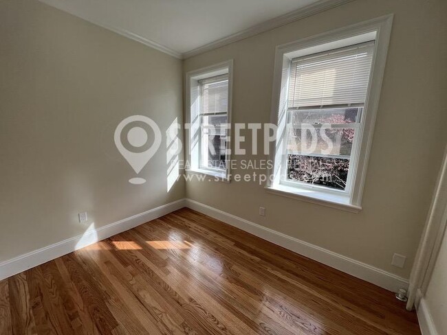 Building Photo - 4 bedroom in Brookline MA 02446