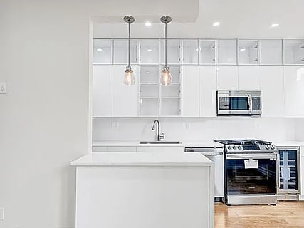 Building Photo - 7101 Shore Rd