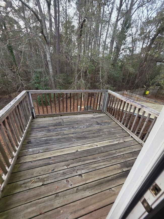 Building Photo - 203 Woodrun Dr