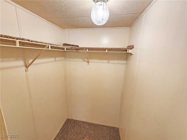 Building Photo - 3851 W Donner St