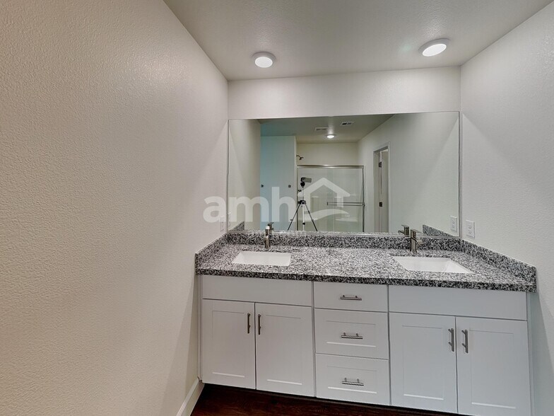 Building Photo - 83 Foxridge Swings Ln