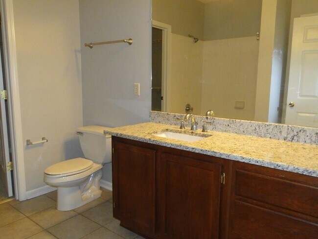 Building Photo - 2700 Pine Tree Rd NE