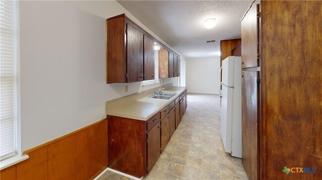 Building Photo - 911 S 27th St