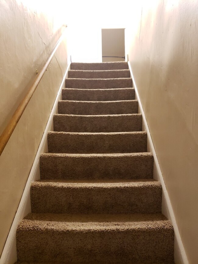 Building Photo - 912 S 4th Ave