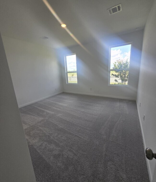 Building Photo - 3053 Avineda Sonoma Dr
