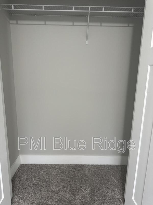 Building Photo - 111 Leyland Cir