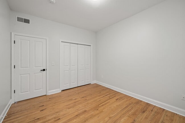 Building Photo - 287 Grand St