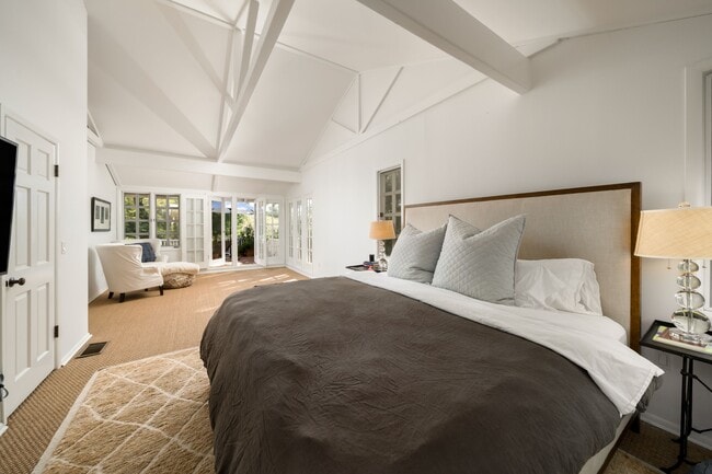 Building Photo - 2915 Hidden Valley Ln