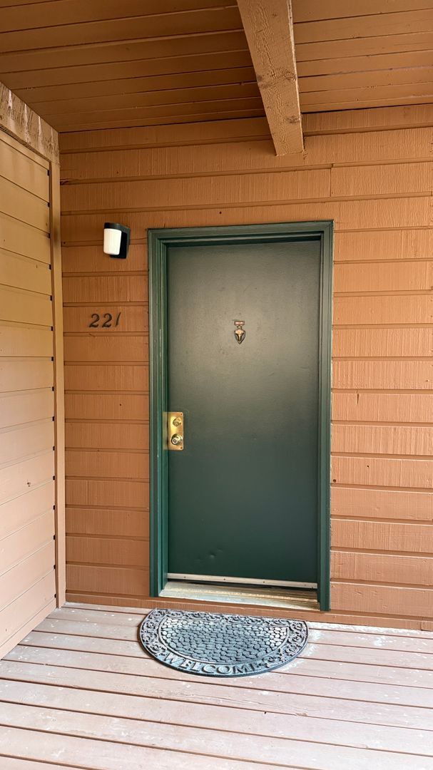 Building Photo - Marina Place 221