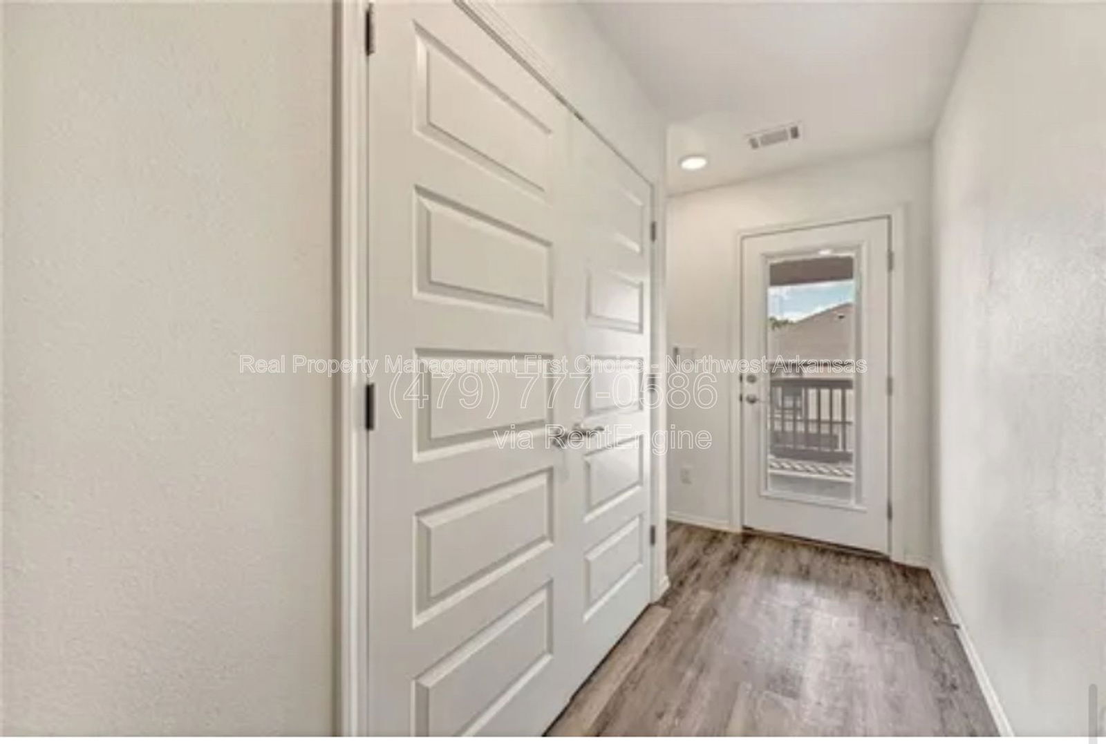 Building Photo - 733 S Benchmark Ln