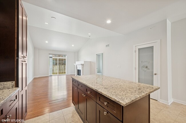Building Photo - 763 Verandah Dr