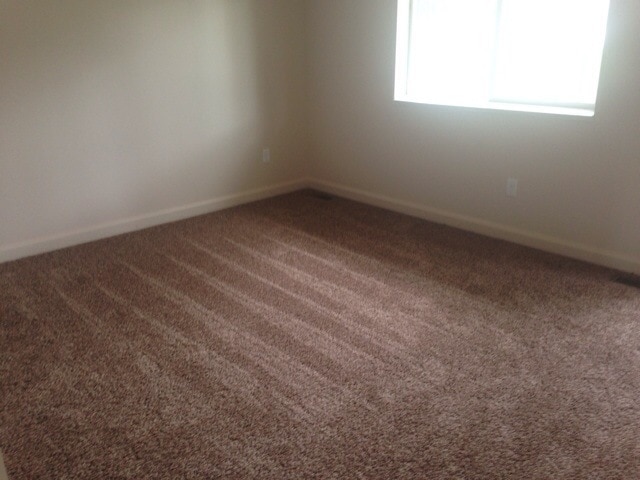 Primary Photo - Great 4 Bedroom Townhouse in Ogden for Rent