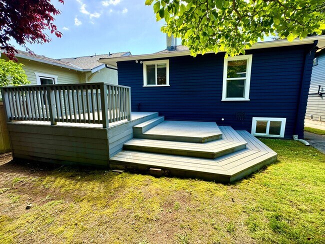 Building Photo - Cozy Ballard Retreat: 2-Bed, 2-Bath Home with Office & Wet Bar