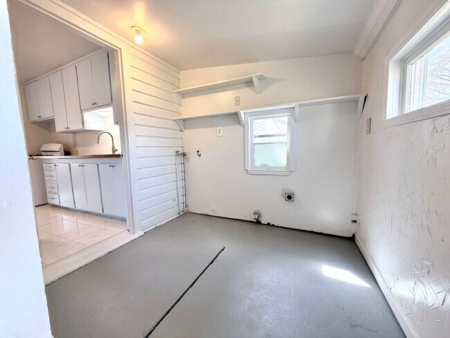 Building Photo - Cute 2BD 1BA Bungalow in Bethany!!