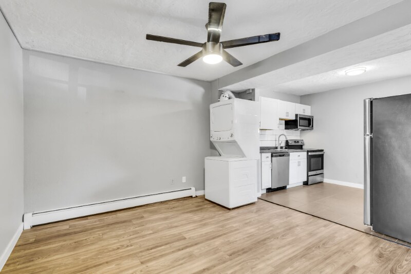Primary Photo - 825 12th St