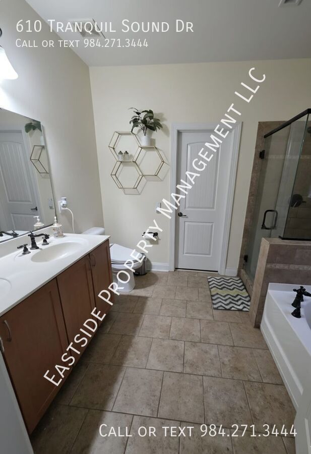 Building Photo - 610 Tranquil Sound Dr