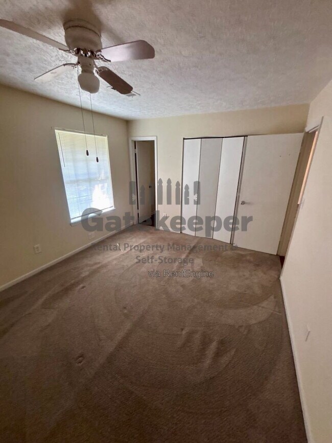 Building Photo - 145 Fieldstone Dr