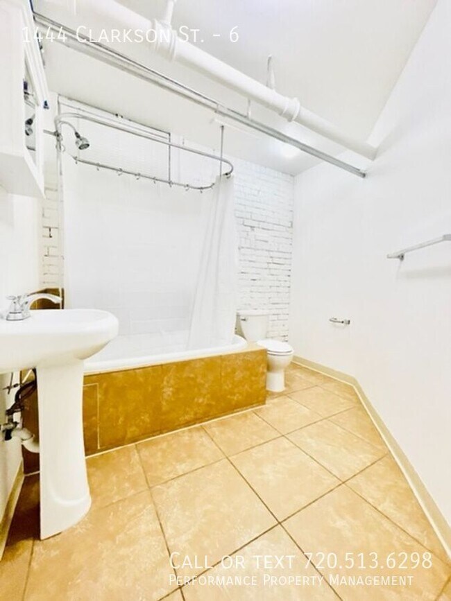 Building Photo - 1444 N Clarkson St