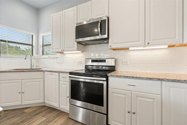 Building Photo - 1024 Daviot Dr